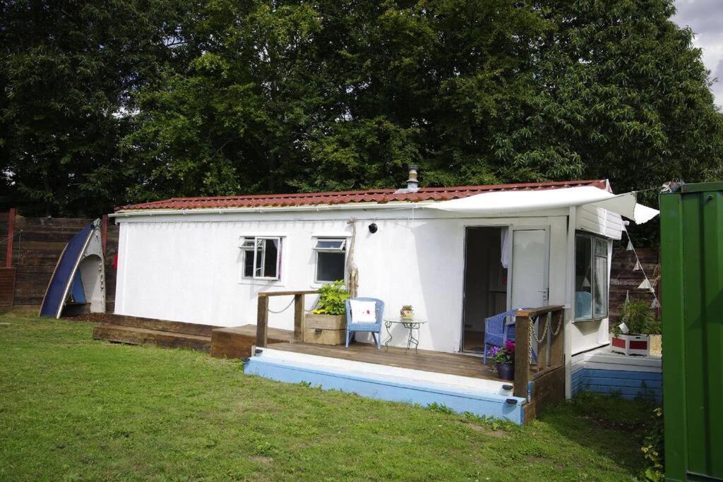 Rockets'S Retreat Villa Bursledon Exterior photo